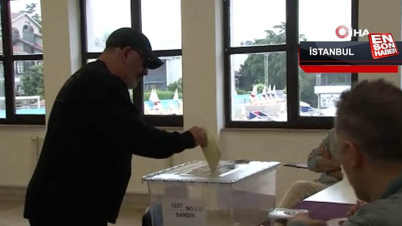 Ünlü komedyen Cem Yılmaz oyunu kullandı