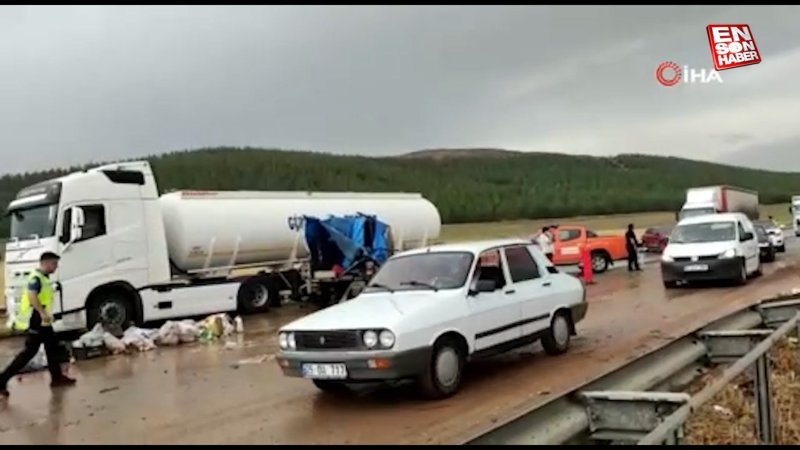 TAG Otoyolu'nda 5 aracın karıştığı kazada ortalık savaş alanına döndü