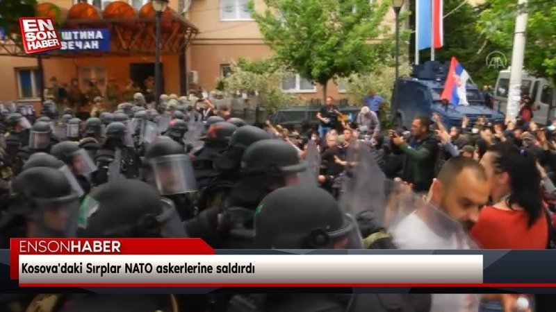 Kosova'daki Sırplar NATO askerlerine saldırdı