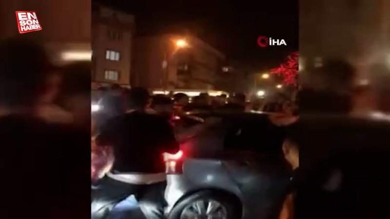 Bursa'da şampiyonluk kutlayanların üzerine aracını sürdü