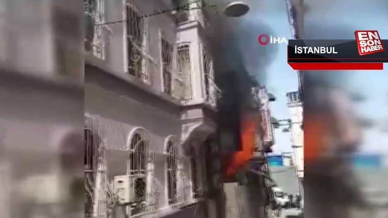 Beyoğlu’nda metruk binada korkutan yangın