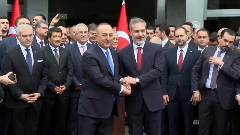 Mevlüt Çavuşoğlu, Dışişleri Bakanlığı görevini Hakan Fidan'a devretti