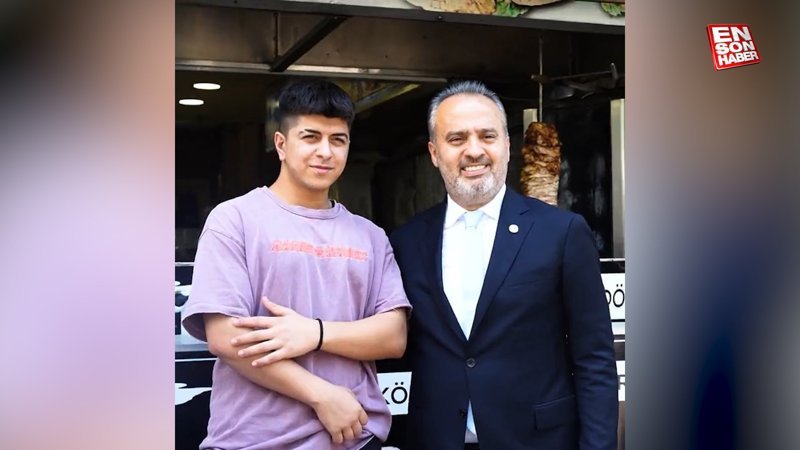 Bursa Büyükşehir Belediye Başkanı Alinur Aktaş çalışmalarını tüm hızıyla sürdürüyor