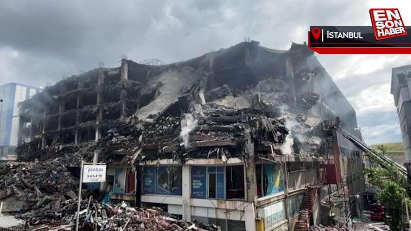 Başakşehir'de fabrikada çıkan yangını söndürme çalışmaları 65 saattir sürüyor