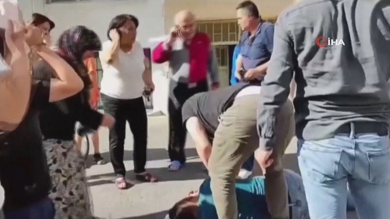 Pendik’te sokak ortasında bıçaklı cinayet kamerada