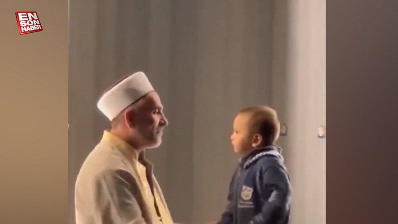 İstanbul'da imam ve çocuğun gülümseten anları