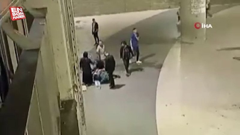 Taksim'de 4 kişi saldırdıkları şahsın parasını ve telefonunu gasbetti