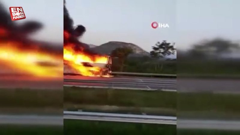 Mersin'de otoyolda yolcu otobüsü yandı