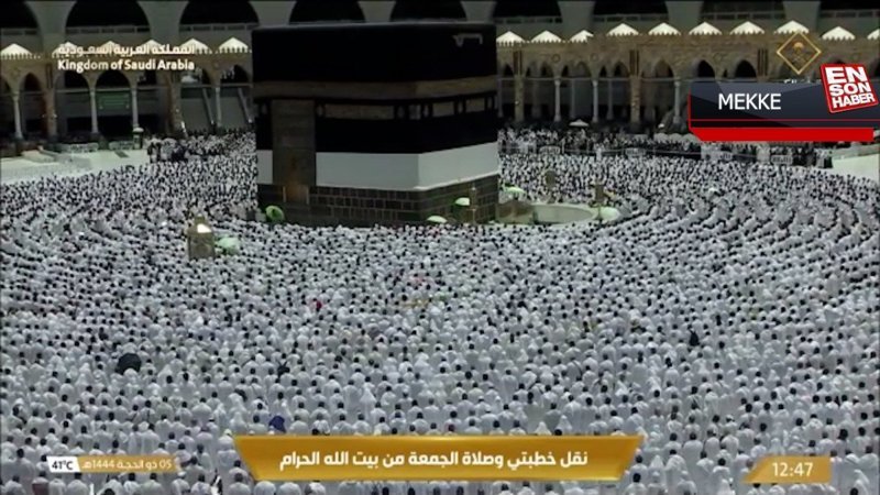Hacı adayları Kurban Bayramı öncesi son cuma namazını Kabe'de kıldı
