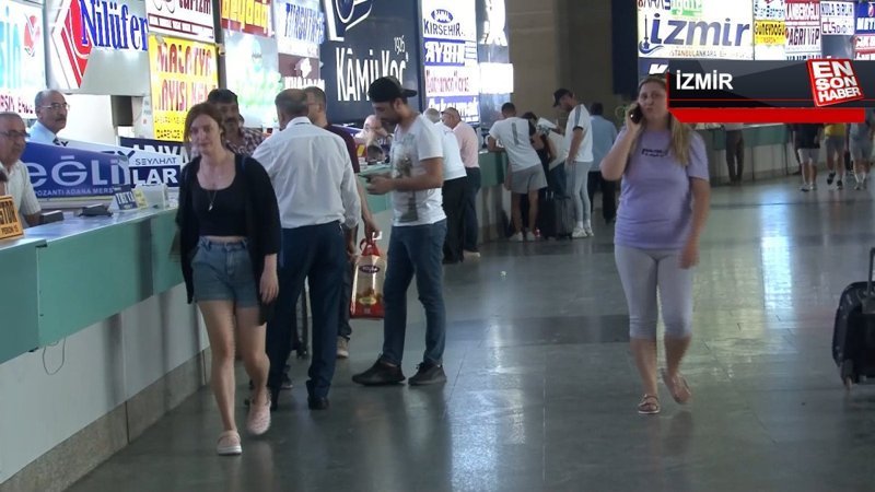 İzmir Otogarı'nda bayram yoğunluğu