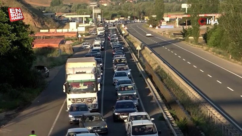 Büyük bayram trafiği sürüyor: 43 ilin geçiş güzergahı havadan görüntülendi