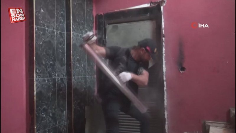 Antalya'da uyuşturucu tacirlerine operasyon