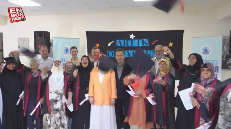 Tuzla Belediyesi 65 yaş üstü vatandaşlara kep atma heyecanı yaşattı