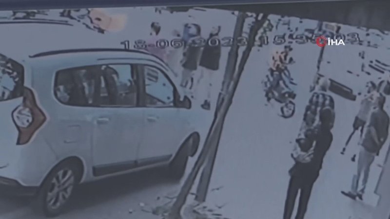 Oyuncu Özgür Özberk'e yol ortasında dayak