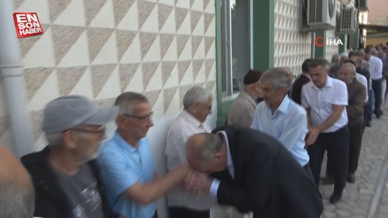 Muharrem İnce bayram namazını köyünde kıldı