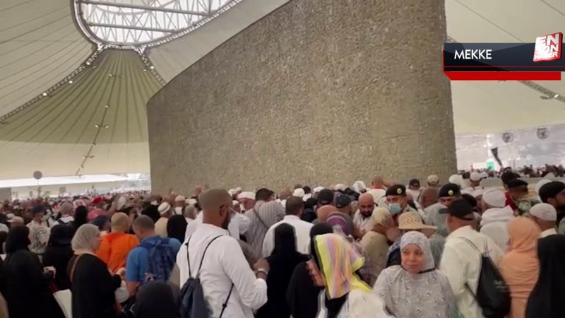 Hacılar şeytan taşladı