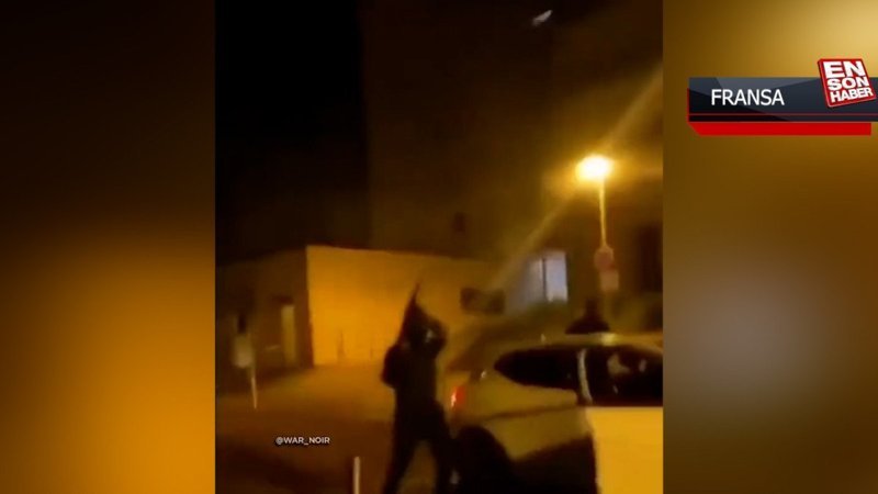 Fransa'da isyancılar silahlarla sokaklara indi