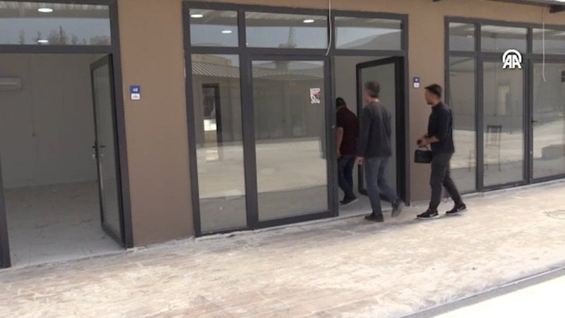 Hatay'da 2 bin 509 depremzede esnafa geçici iş yerleri teslim edildi