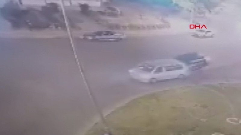 Diyarbakır'da kaza anı kamerada