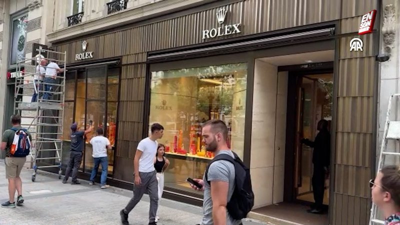 Fransa'daki olaylarda hasar gören mağazalar güvenlik önlemi aldı