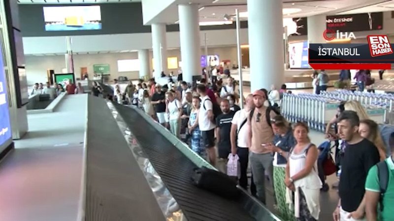 İstanbul Havalimanı'nda dönüş yoğunluğu başladı