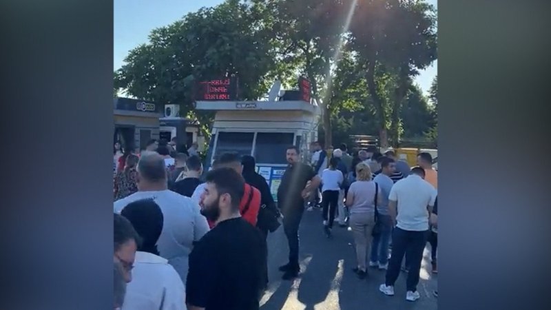 Bu kez İSPARK arızalandı: Üsküdar'da uzun kuyruk oluştu