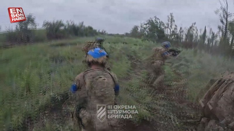 Rus siper hattına taarruz eden Ukrayna askerleri