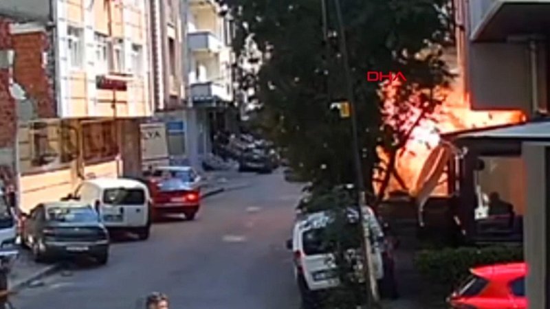 Çekmeköy'deki doğalgaz patlaması güvenlik kamerasında