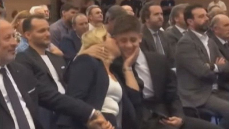 İmza töreninde Arda Güler'in annesi gözyaşlarını tutamadı