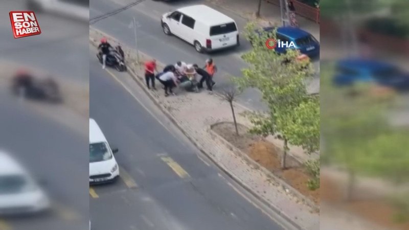 İstanbul'da trafikte tekmeli yumruklu kavga