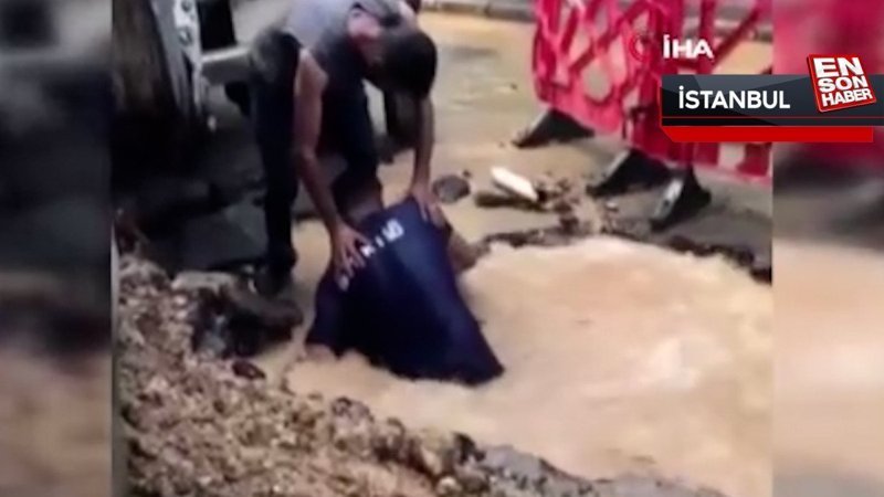 Ataşehir'de İSKİ personelinin patlayan su borusuyla mücadelesi kamerada