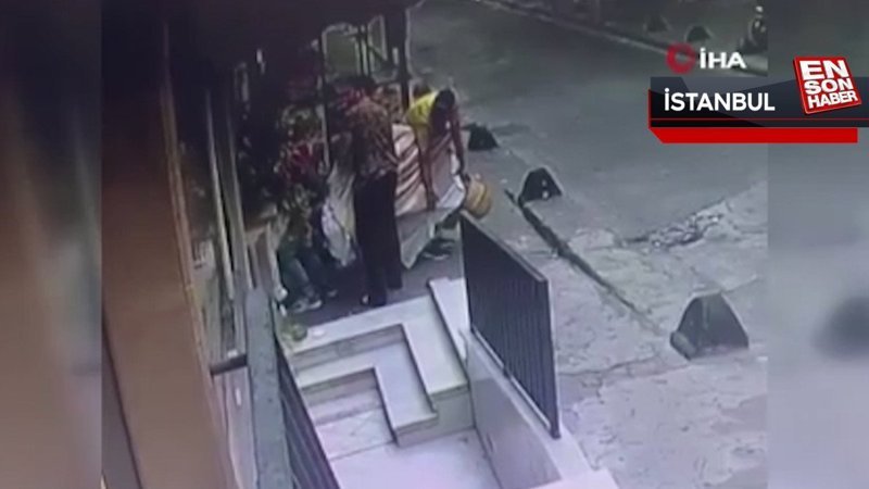 Beyoğlu’nda yardımsever esnaf hırsıza televizyon çalarken yardım etti