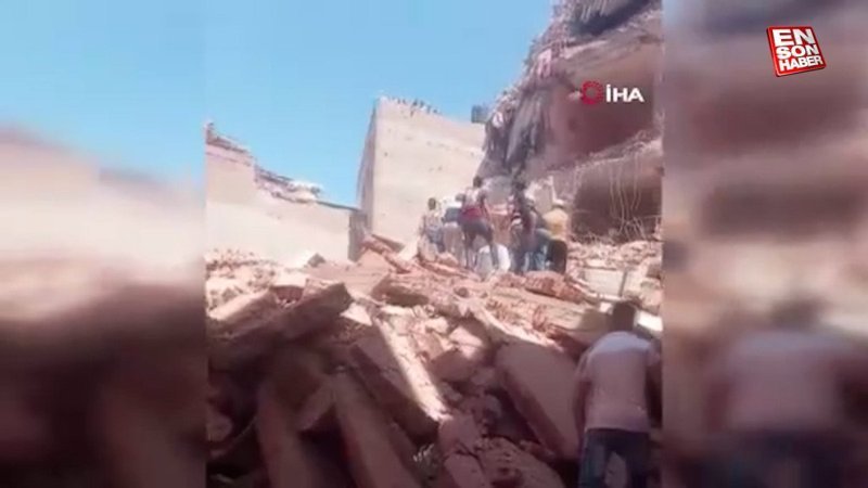 Mısır’da 8 katlı bina çöktü