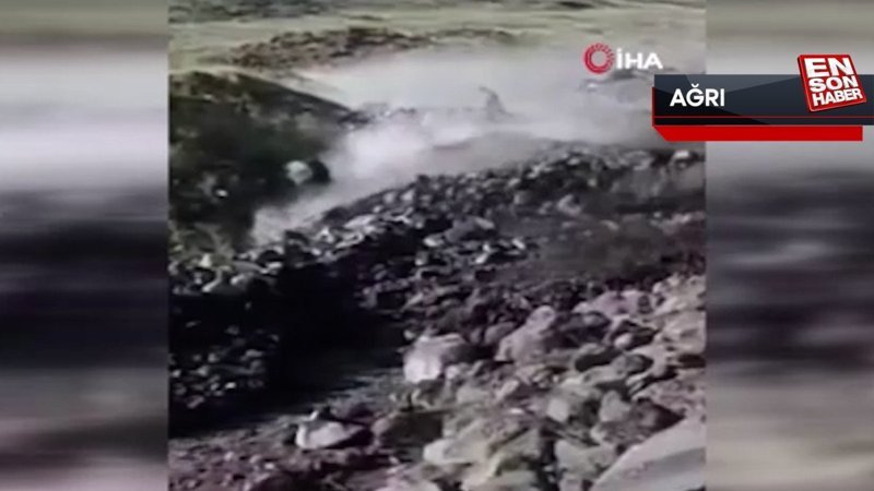 Ağrı Dağı'nda eriyen karın ardından sel yaşandı