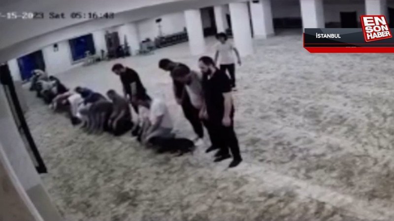 Başakşehir'de camiye giren köpek, namaz kılanları uğraştırdı