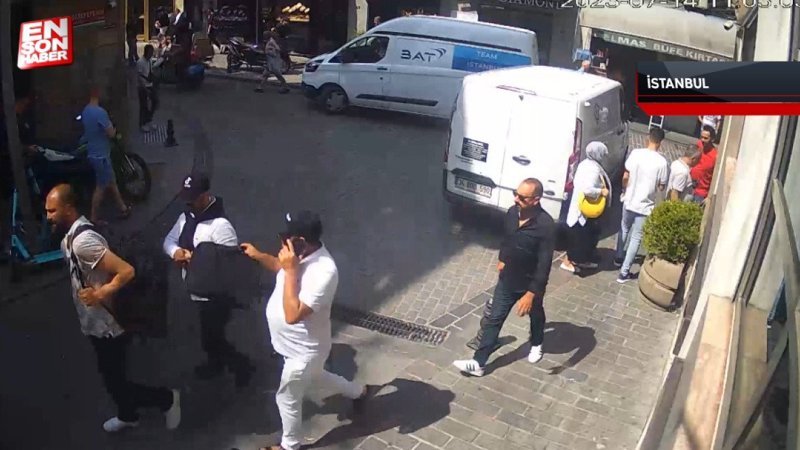 Kapalıçarşı'da saniyeler içinde kuryenin çantasından 50 bin euro çaldılar