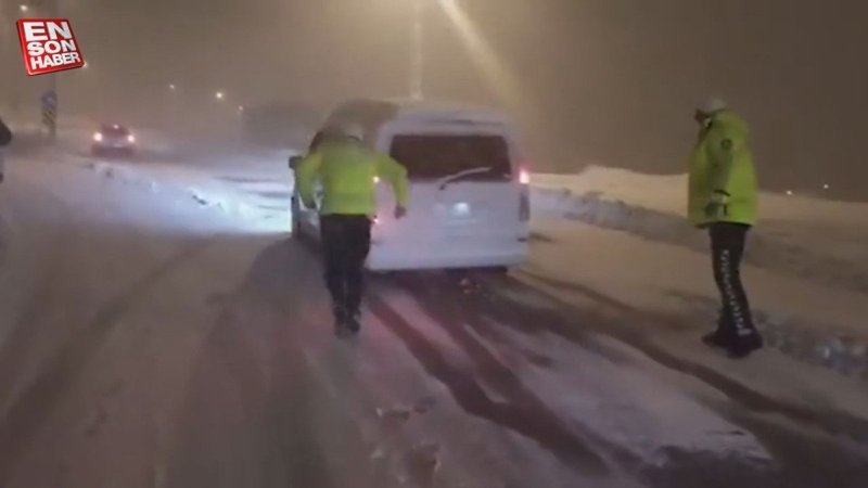 Ali Yerlikaya paylaştı: Türk polisi en zor şartlarda görevinin başında