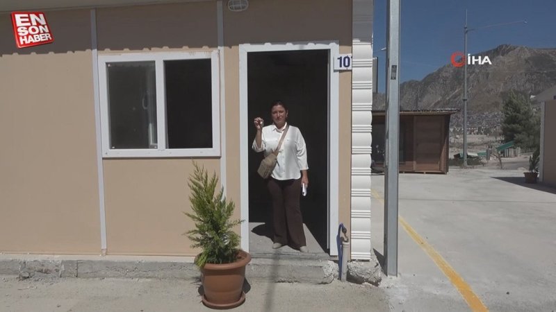 Hatay'da prefabrik iş yerleri teslim edildi