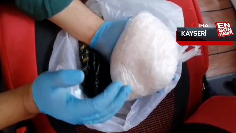 Uyuşturucu taciri yolcu otobüsünde yakalandı