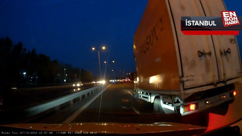 Kağıthane'de yol isteyen taksiye çarptı