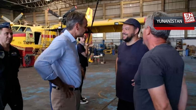 Yunanistan Başbakanı Miçotakis, yangınla mücadele ekiplerini denetledi