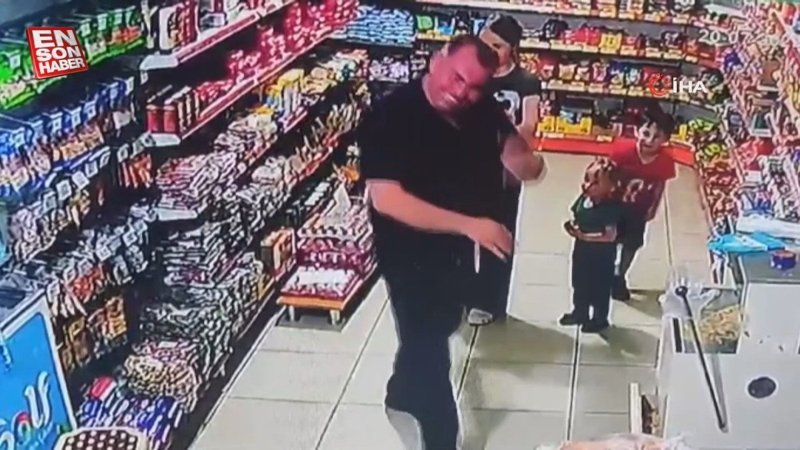 Bolu'da yaramaz kardeşlerin marketteki gülümseten anları