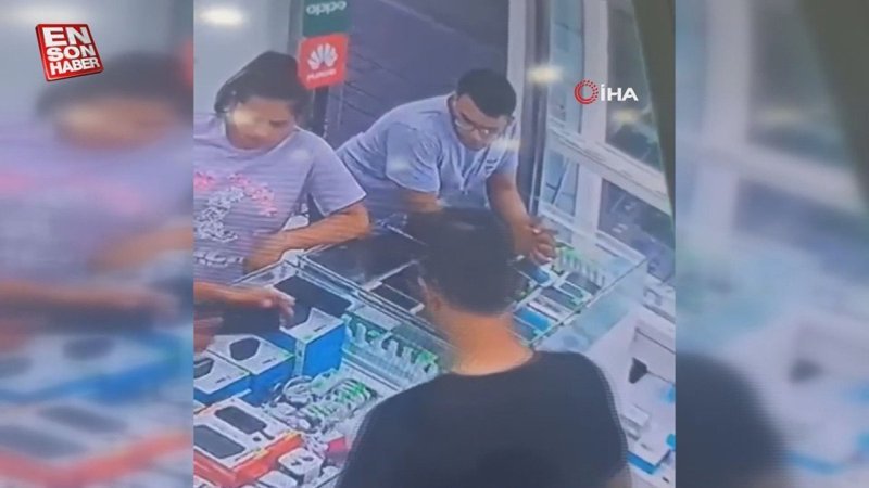 Fatih’te incelediği telefonu alıp kaçan hırsız