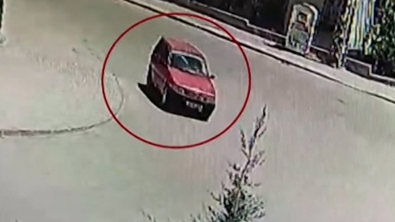 Konya'da yeni araba aldım diyerek çaldığı otomobille, arkadaşlarını gezdirdi