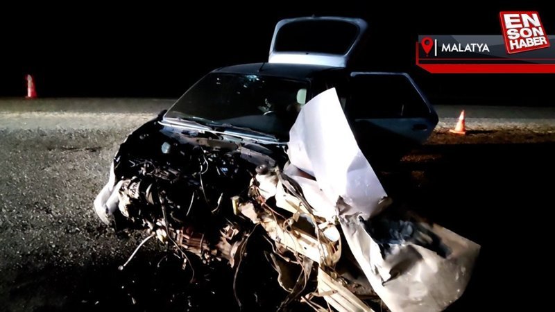 Malatya'da otomobiller kafa kafaya çarpıştı