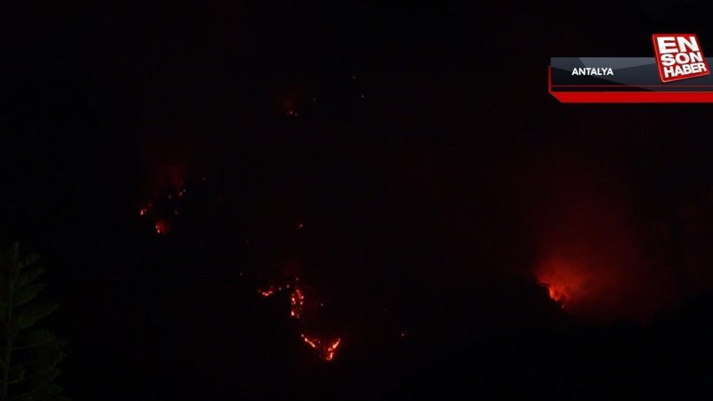 Kemer'deki orman yangınına gece görüşlü helikopterlerle müdahale