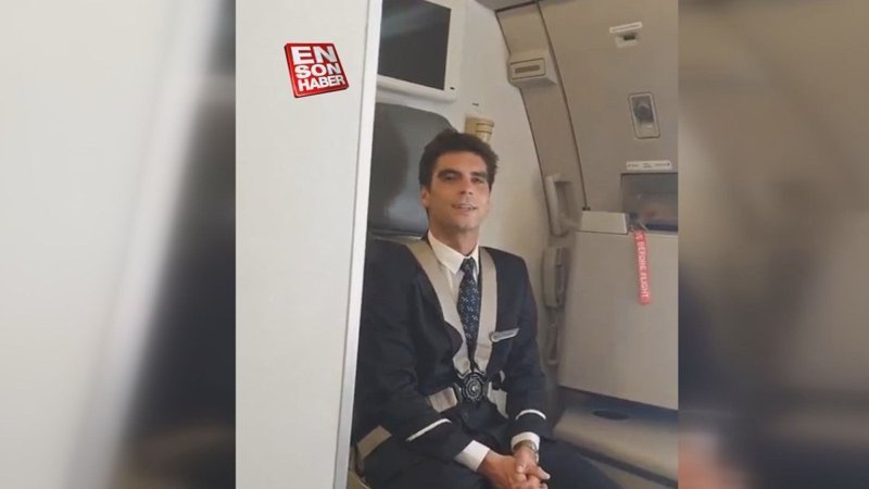 Fransız kabin memuru, Telbiye duasını okudu