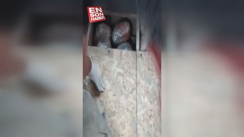 Konya’da minibüsteki zuladan paket paket uyuşturucu çıktı