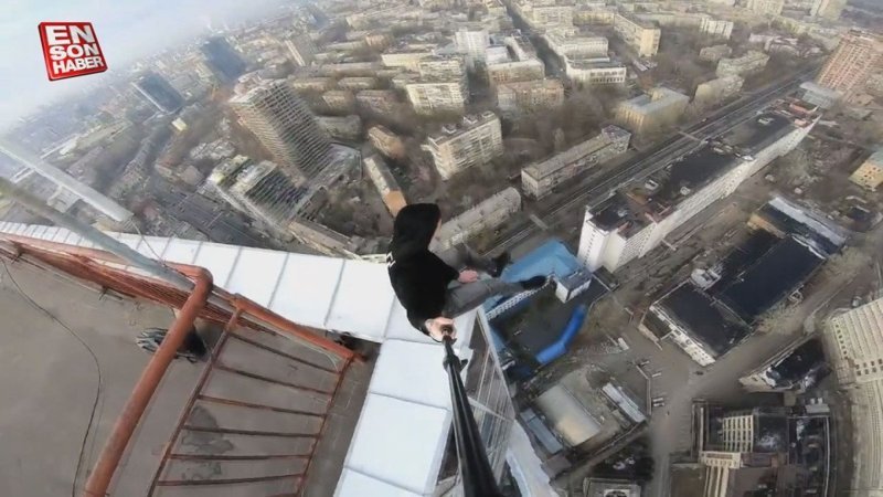 Yüksek yapılara tırmanan Fransız fenomen Enigma 68. kattan düşerek hayatını kaybetti