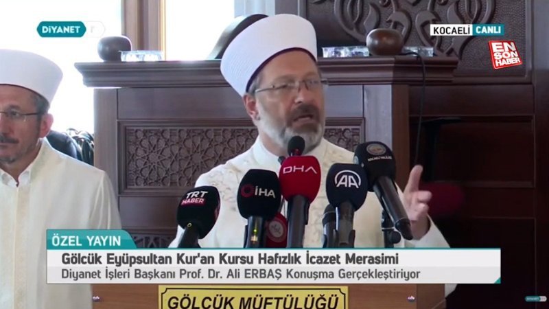 Ali Erbaş: Sokak röportajında salavat getiremeyen gençler görüyoruz